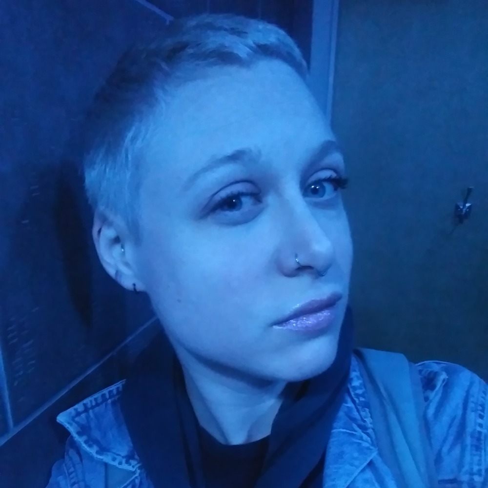 Meet your Posher, Alexis